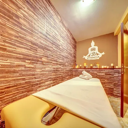 Oak Paradise * Smolyan