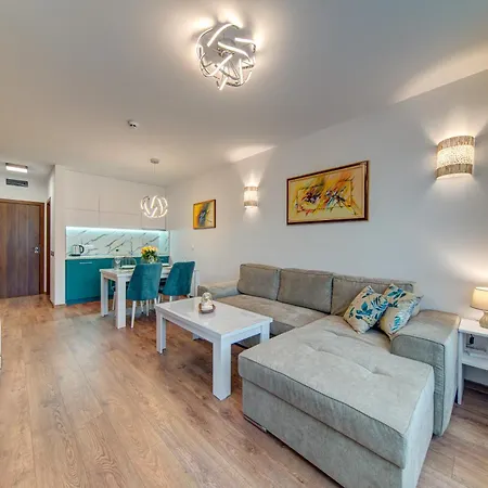 Oak Paradise * Smolyan