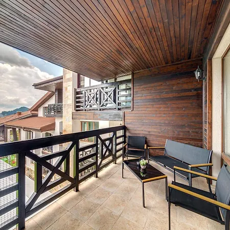 Oak Paradise * Smolyan